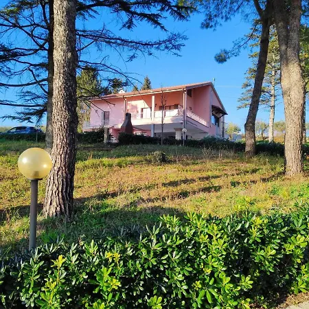 Apartament Wonderful In With Shared Swimming Pool Pesaro