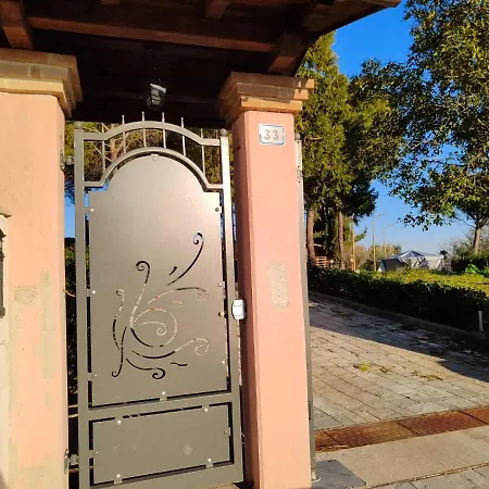 Wonderful In With Shared Swimming Pool Apartament *