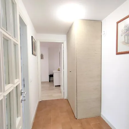 Wonderful In With Shared Swimming Pool Apartament *