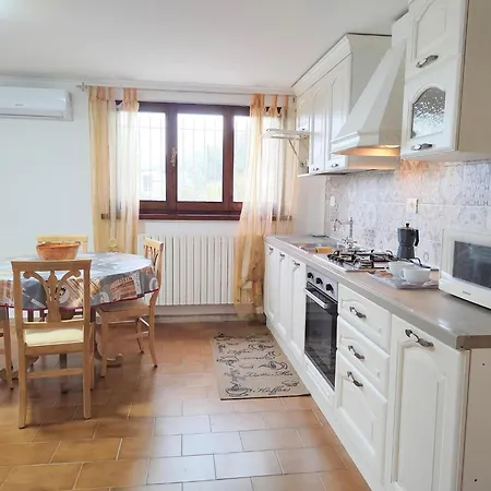 Apartament Wonderful In With Shared Swimming Pool