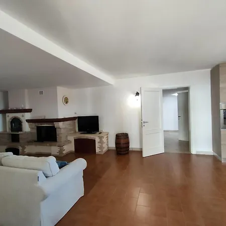 Apartament Wonderful In With Shared Swimming Pool