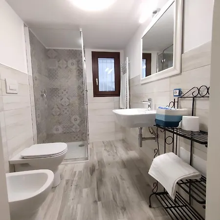 Wonderful In With Shared Swimming Pool Apartament