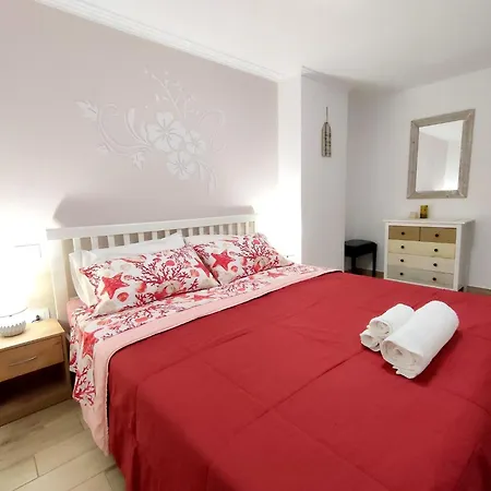 Wonderful In With Shared Swimming Pool Apartament